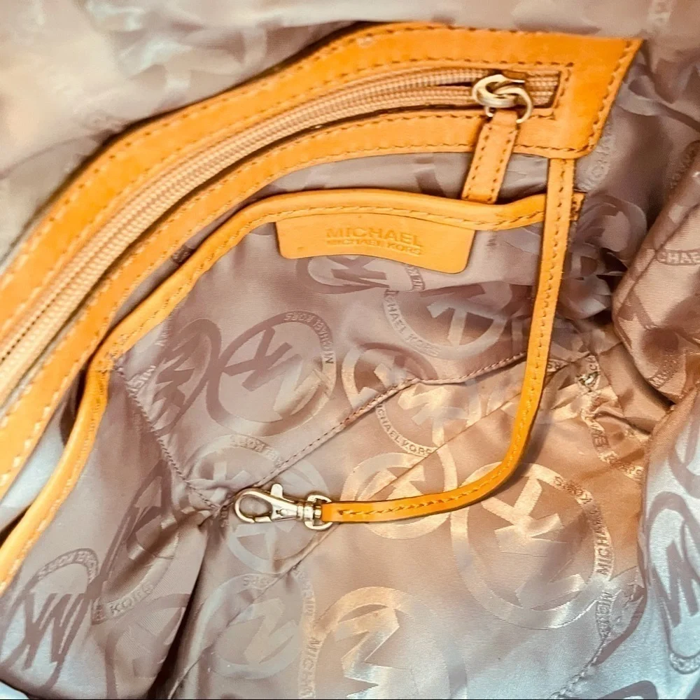 Michael Kors purse leather caramel shoulder bag super funky festival hip - Picture 16 of 16